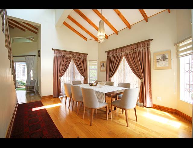 5 BEDROOM HOUSE FOR SALE IN HOUGHTON ESTATE